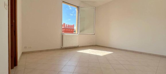 Apartamento de 3 habitaciónes en Bologna, Italy No. 36301 3
