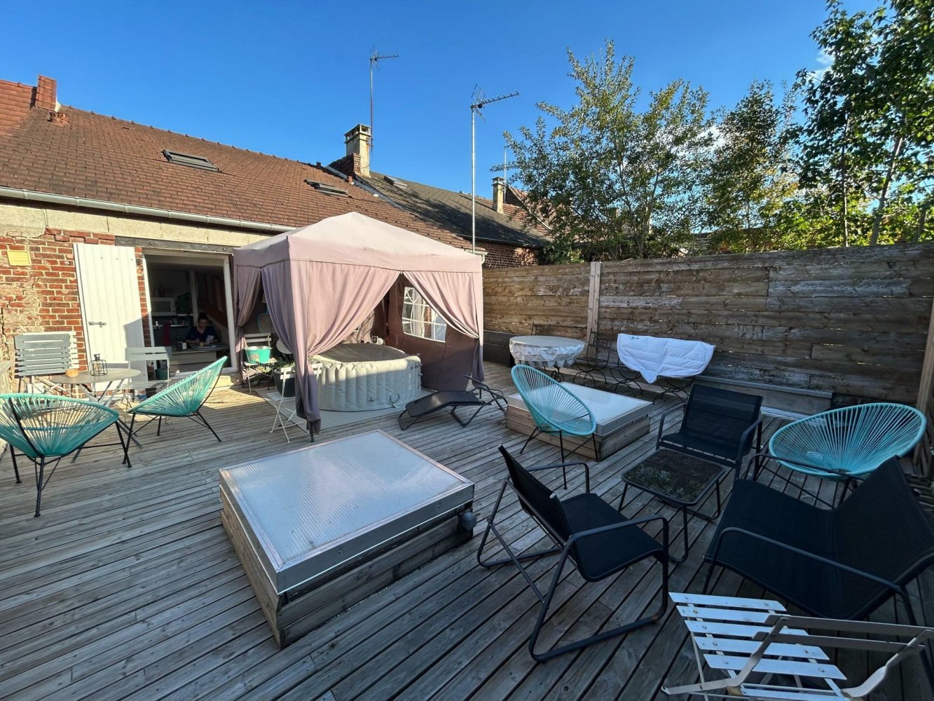 147m² Building in Ressons-sur-Matz, France No. 349090