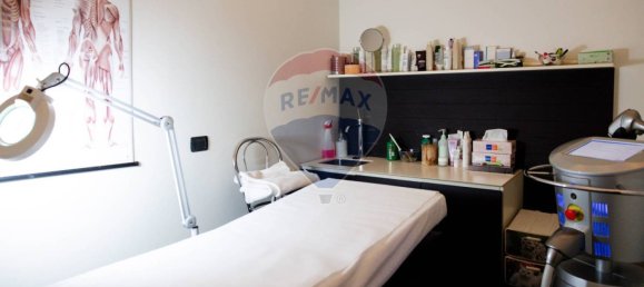 5 rooms Commercial property in Concorezzo, Italy No. 58222 15