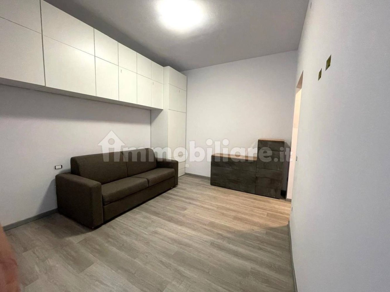 Apartamento de 1 dormitorio en Corsico, Italy No. 263730