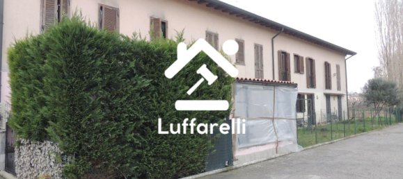 4 rooms Apartment in Roncaro, Italy No. 180621 3