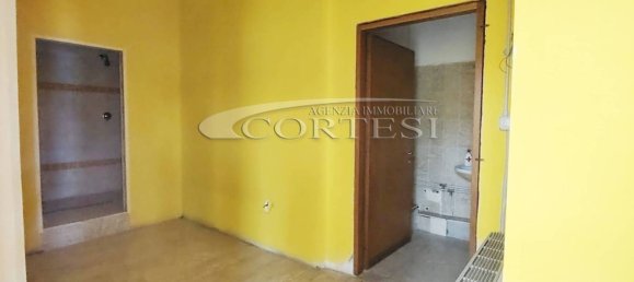 310m² Commercial property in Umbertide, Italy No. 171778 5