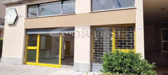 310m² Commercial property in Umbertide, Italy No. 171778 2