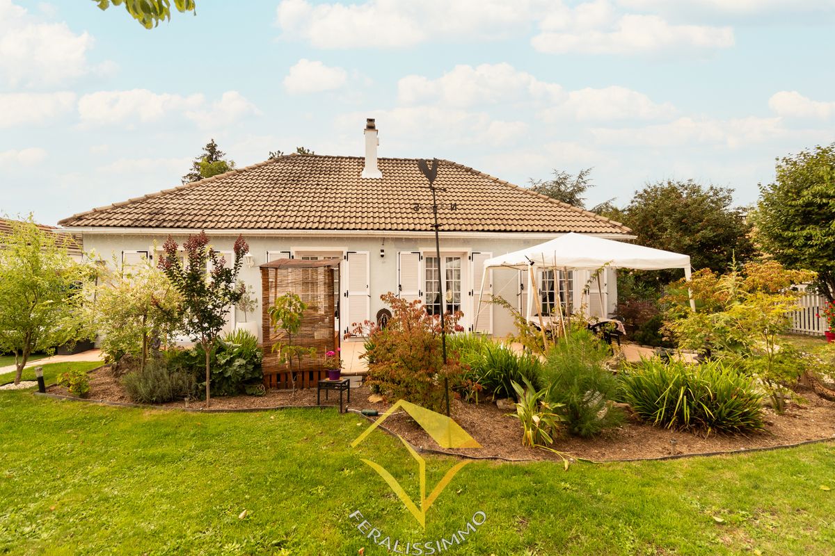 Casa de 3 dormitorios en Eragny, France No. 172641