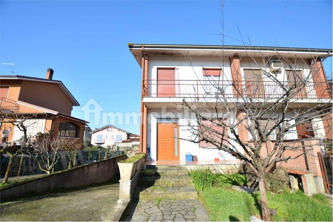 3 bedrooms House in San Colombano al Lambro, Italy No. 16640