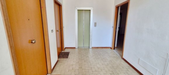 3-salle Appartement à Pisa, Italy No. 308164 24
