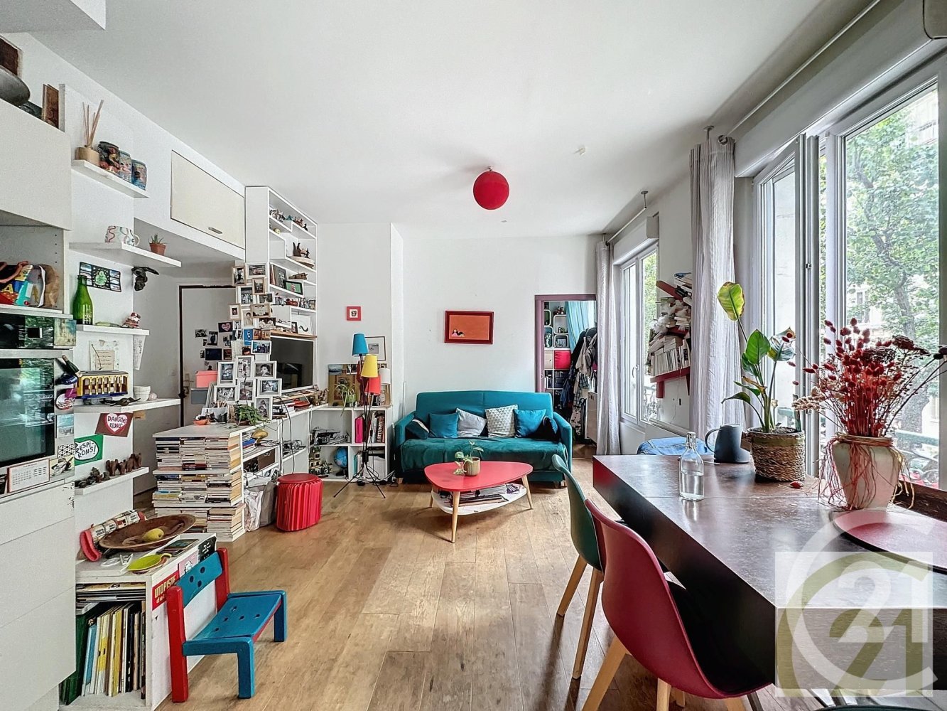 2 bedrooms Apartment in Paris, France No. 144750