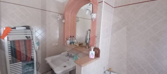 6 rooms House in Vico del Gargano, Italy No. 17176 9