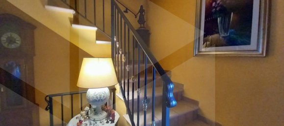 6 rooms House in Vico del Gargano, Italy No. 17176 3