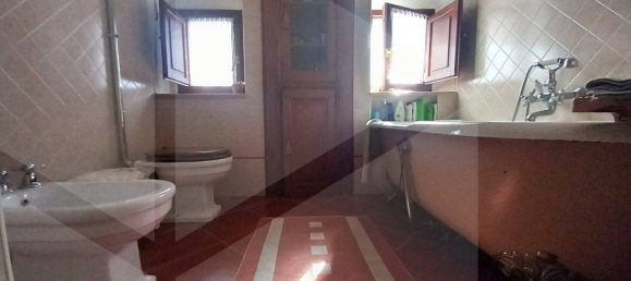 6 rooms House in Vico del Gargano, Italy No. 17176 10