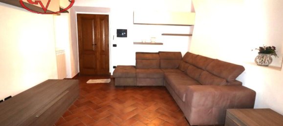 Дом с 6 комнатами в Монтеварки, Италия № 232804 16