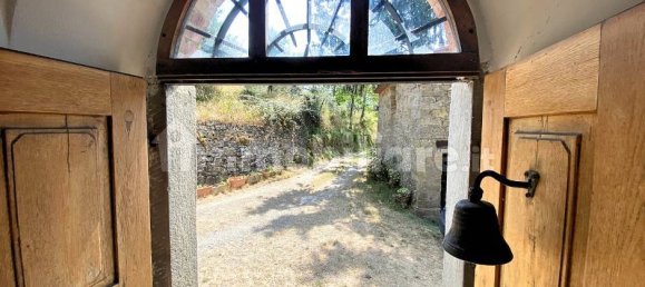 5 Schlafzimmer Haus in Loro Ciuffenna, Italy, Nr. 75893 13