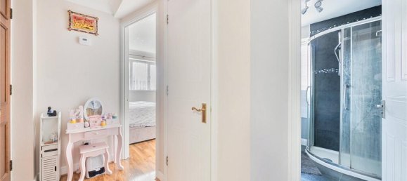 2 bedrooms Apartment in Edgware, United Kingdom No. 12228 16