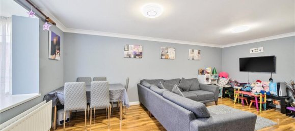 2 bedrooms Apartment in Edgware, United Kingdom No. 12228 2