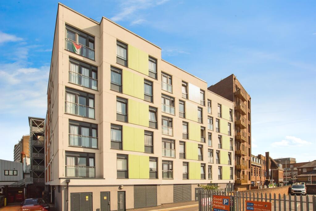 2 bedrooms Apartment in Watford, United Kingdom No. 6074