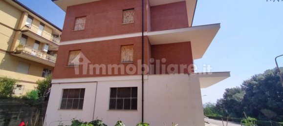 Apartamento de 3 dormitorios en Monte Urano, Italy No. 328212 3