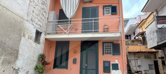 3-Zimmer Haus in Brusciano, Italy, Nr. 99531 2