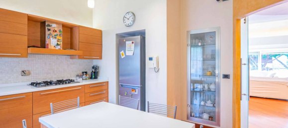 3 Schlafzimmer Wohnung in Rome, Italy, Nr. 296282 11