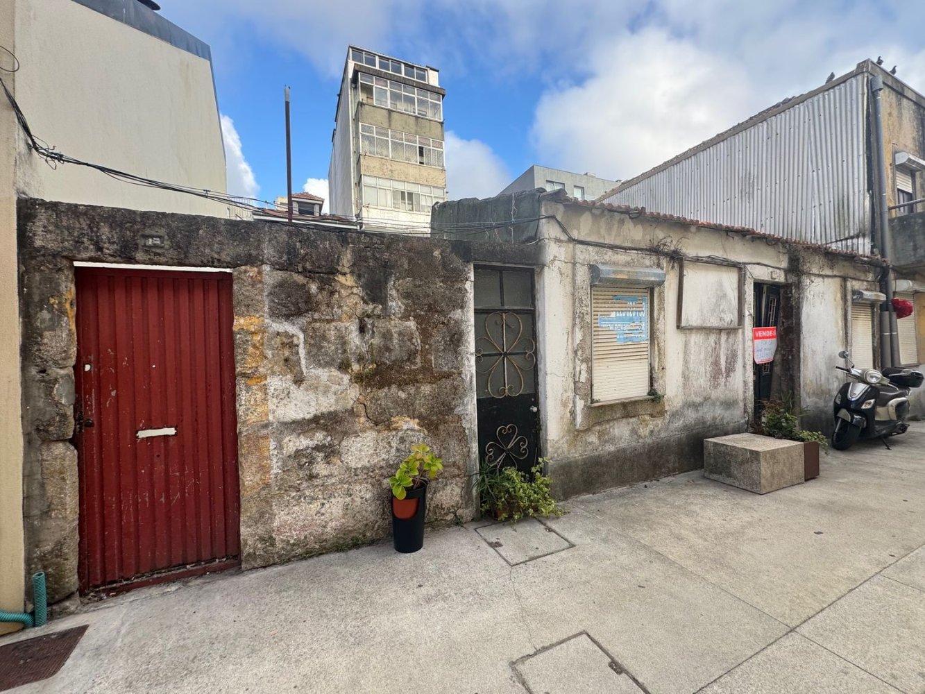  Land in Porto, Portugal No. 332303