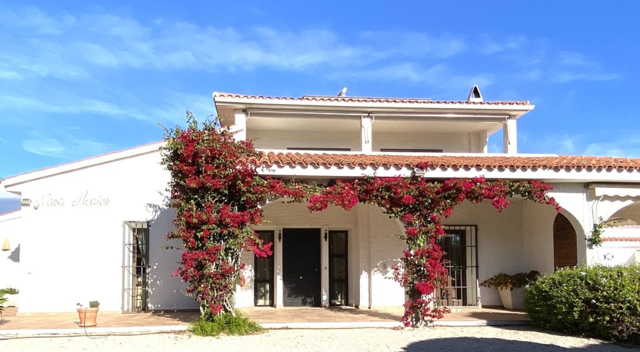 4 bedrooms Villa in Altea, Spain No. 9684