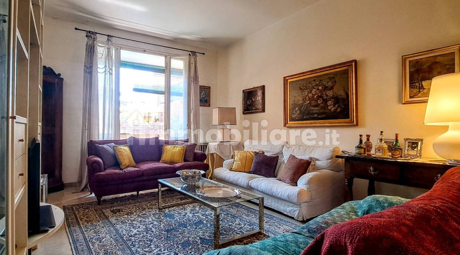 3 bedrooms Apartment in Bologna, Italy No. 332945