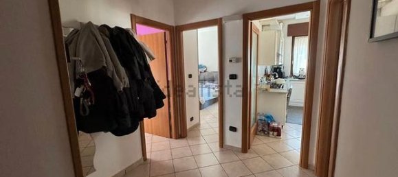 3 rooms Apartment in Vicenza, Italy No. 307543 2