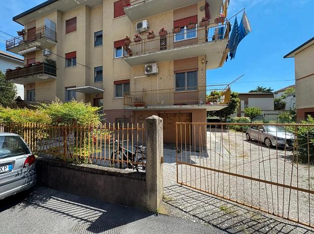 3 rooms Apartment in Vicenza, Italy No. 307543