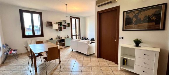 4 bedrooms Apartment in Carpi, Italy No. 336832 10