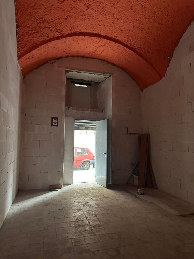 2 rooms Apartment in Aversa, Italy No. 166181