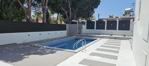 3 dormitorios adosado en venta en Pervolia, Larnaka, Cyprus № 174123 10