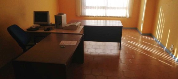 60m² Office in Leon, Spain No. 77455 3