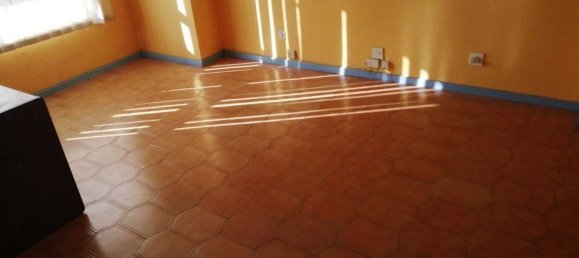 60m² Office in Leon, Spain No. 77455 5