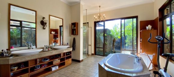 4 bedrooms Villa in Tamarin, Mauritius No. 258 13