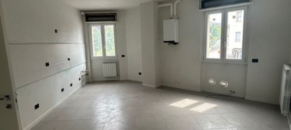 Apartamento de 3 habitaciónes en Barlassina, Italy No. 300756 4