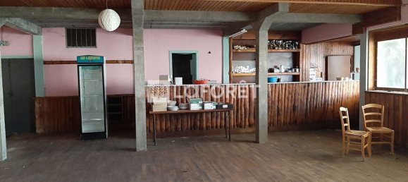 Edificio de 10 dormitorios en Dolving, France No. 64082 4