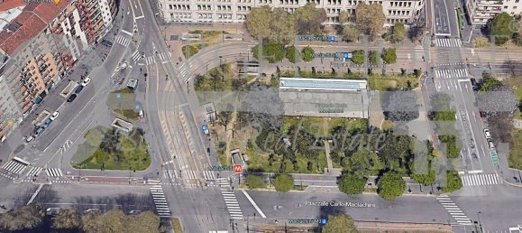 2 bedrooms Apartment in Milan, Italy No. 243382 3