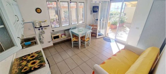 2 bedrooms Apartment in San Bartolomeo al Mare, Italy No. 111791 9