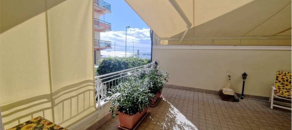 2 bedrooms Apartment in San Bartolomeo al Mare, Italy No. 111791 2