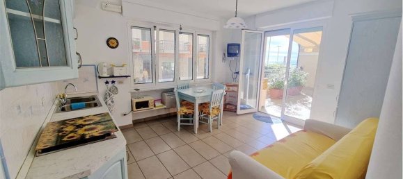2 bedrooms Apartment in San Bartolomeo al Mare, Italy No. 111791 6