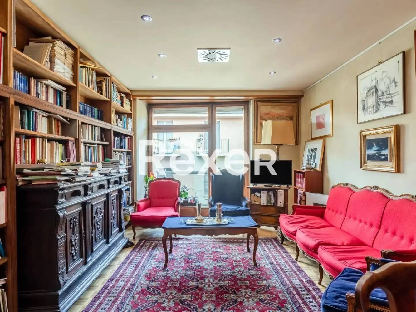 6 rooms Apartment in Turin, Italy No. 367047