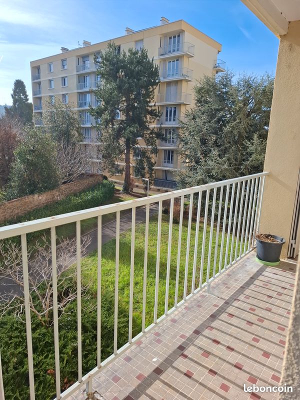 Квартира с 3 комнатами в Сен-Шамон, Франция № 285301