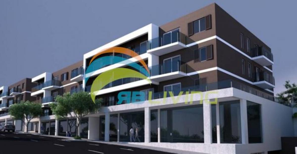 Laden in Santa Cruz, Portugal 171m², Nr. 1891