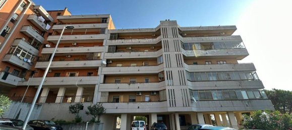 4 rooms Apartment in Catanzaro, Italy No. 122002 2