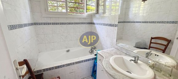 3 bedrooms House in Merignac, France No. 341189 4