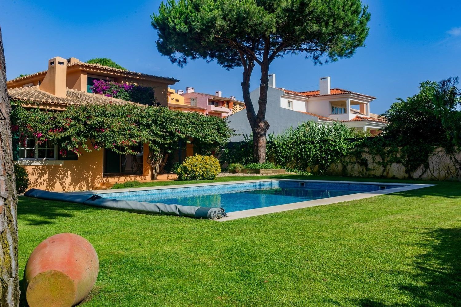 3 bedrooms House in Cascais, Portugal No. 197148