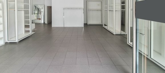 68m² Commercial property in Traun, Austria No. 129378 3