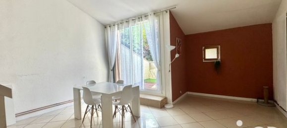 3 Schlafzimmer Doppelhaus in Evry, France, Nr. 283348 4