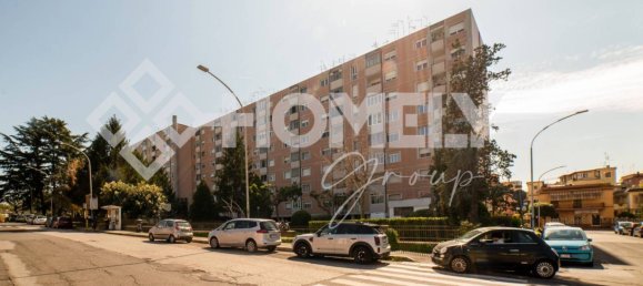 Квартира с 3 спальнями в Рим, Италия № 14283 3