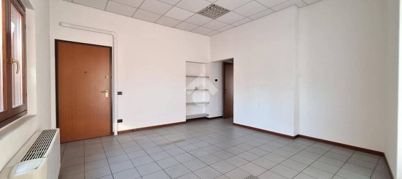 168m² Commercial property in Como, Italy No. 316344 5