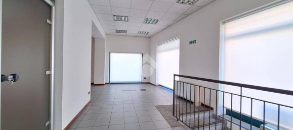168m² Commercial property in Como, Italy No. 316344 14